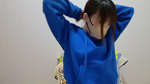 Snapshot of hi---chan- chatting on December 27, 2024, 3:48 pm hi---chan- online show from December 27, 2024, 3:48 pm