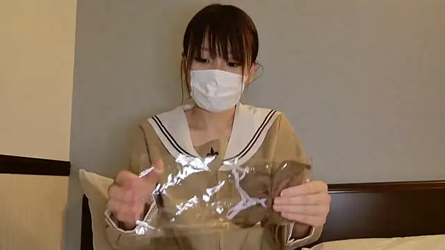 Snapshot of hi---chan- chatting on January 18, 2025, 9:24 am hi---chan- online show from January 18, 2025, 9:24 am