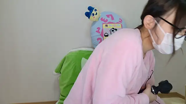 Snapshot of hi---chan- chatting on January 23, 2025, 7:29 pm hi---chan- online show from January 23, 2025, 7:29 pm