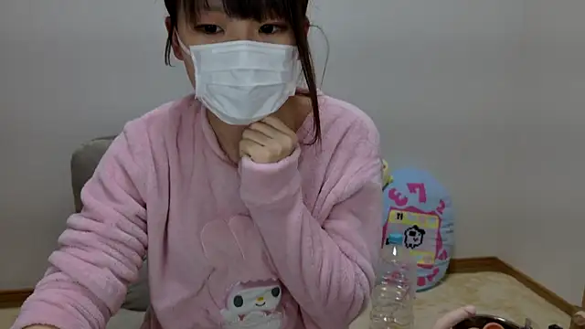 Snapshot of hi---chan- chatting on March 9, 2025, 5:44 am hi---chan- online show from March 9, 2025, 5:44 am