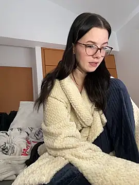 RoxiBlack online show from February 6, 2026, 9:12 am