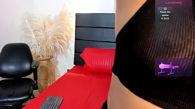 Julieta Coopeer  online show from September 19, 2025, 10:38 am