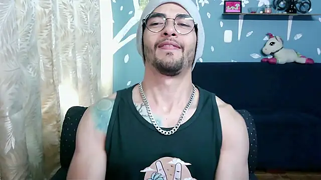 Snapshot of ponzothc chatting on October 1, 2025, 7:09 pm ponzothc online show from October 1, 2025, 7:09 pm