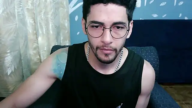 Snapshot of ponzothc chatting on October 4, 2025, 10:08 pm ponzothc online show from October 4, 2025, 10:08 pm