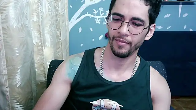 Snapshot of ponzothc chatting on October 7, 2025, 8:06 pm ponzothc online show from October 7, 2025, 8:06 pm