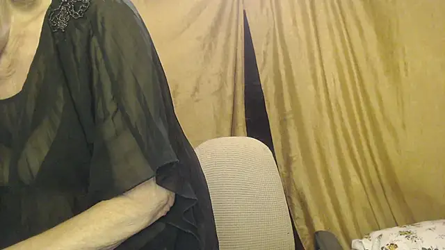  Estelitta 5 online show from February 4, 2026, 5:30 pm