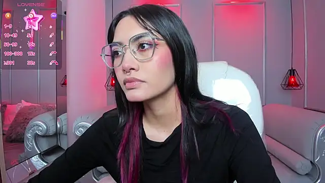 AzuraKindong online show from December 17, 2025, 7:09 pm