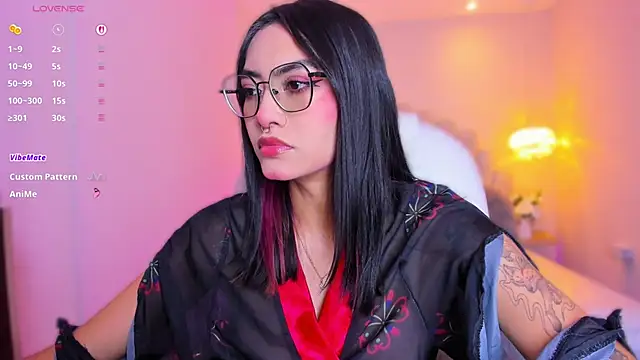 AzuraKindong online show from April 17, 2026, 7:28 pm