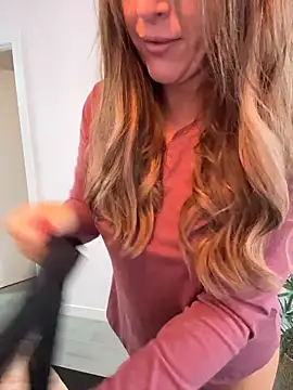 ChristyAdair online show from December 19, 2025, 9:27 am