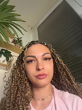 Snapshot of La_Nebulleuse-Nebulla chatting on June 24, 2026, 9:47 pm La Nebulleuse-Nebulla online show from June 24, 2026, 9:47 pm
