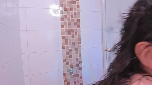 orchide  online show from March 17, 2025, 12:41 am