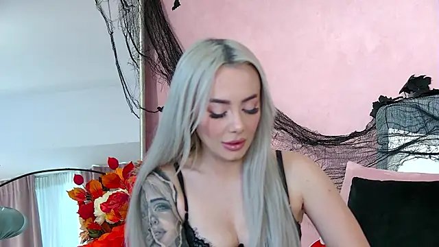 Snapshot of FrancescaMcGray chatting on October 30, 2025, 8:27 am FrancescaMcGray online show from October 30, 2025, 8:27 am