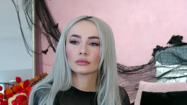 Snapshot of FrancescaMcGray chatting on November 1, 2025, 8:16 am FrancescaMcGray online show from November 1, 2025, 8:16 am