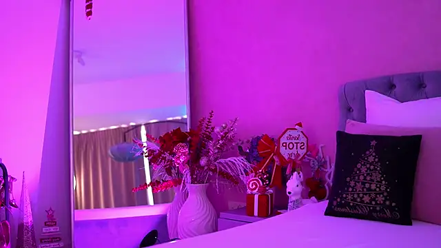 FrancescaMcGray online show from January 13, 2026, 9:25 am