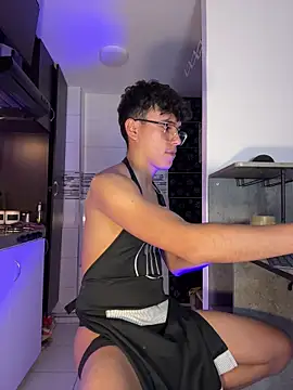 Angel esteban fx online show from February 26, 2026, 4:44 am