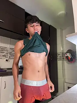 Angel esteban fx online show from March 5, 2026, 4:52 am