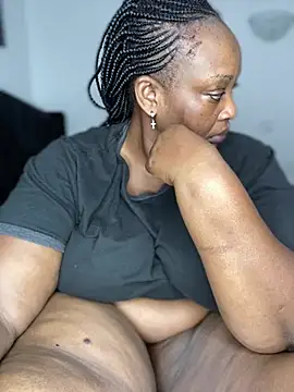 MsWhiteChocolatte online show from February 12, 2026, 4:18 am