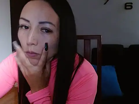 Laura martin  online show from January 25, 2025, 11:00 pm