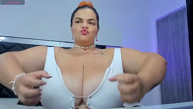 Snapshot of Sara_Thompsoon chatting on December 13, 2024, 11:55 am Sara Thompsoon online show from December 13, 2024, 11:55 am