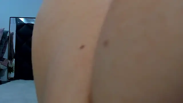 Snapshot of Sara_Thompsoon chatting on December 15, 2024, 12:17 pm Sara Thompsoon online show from December 15, 2024, 12:17 pm