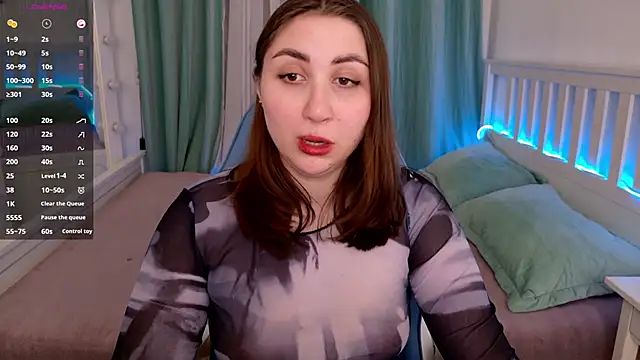 Snapshot of WinryRoss chatting on December 2, 2024, 7:25 am WinryRoss online show from December 2, 2024, 7:25 am