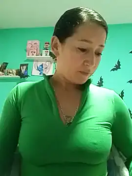 emilypoppy3 online show from December 13, 2024, 2:49 pm