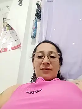 emilypoppy3 online show from April 14, 2026, 9:21 pm