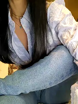 Snapshot of Melody87 chatting on November 2, 2025, 6:32 pm Melody87 online show from November 2, 2025, 6:32 pm