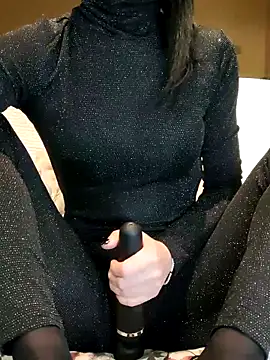 Snapshot of Melody87 chatting on February 3, 2026, 9:09 pm Melody87 online show from February 3, 2026, 9:09 pm