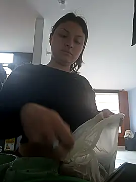 jessica gomez online show from September 15, 2025, 12:49 pm