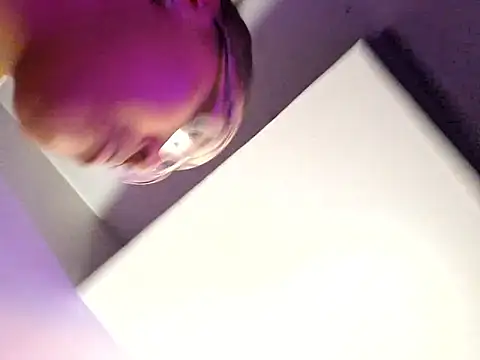 samone9 online show from January 2, 2025, 7:12 am