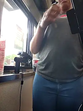 samone9 online show from October 15, 2025, 1:55 pm