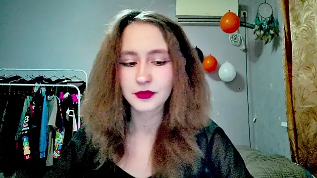 JoannaTompson online show from November 19, 2025, 1:33 pm