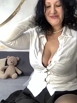 Snapshot of Katie-n chatting on February 5, 2026, 7:13 am Katie-n online show from February 5, 2026, 7:13 am