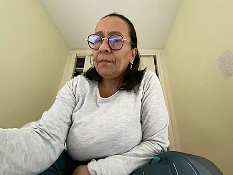 Snapshot of sweeviolet chatting on January 20, 2025, 1:42 pm sweeviolet online show from January 20, 2025, 1:42 pm