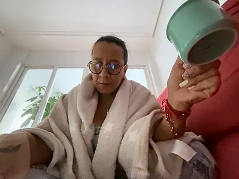 Snapshot of sweeviolet chatting on February 9, 2025, 8:54 am sweeviolet online show from February 9, 2025, 8:54 am