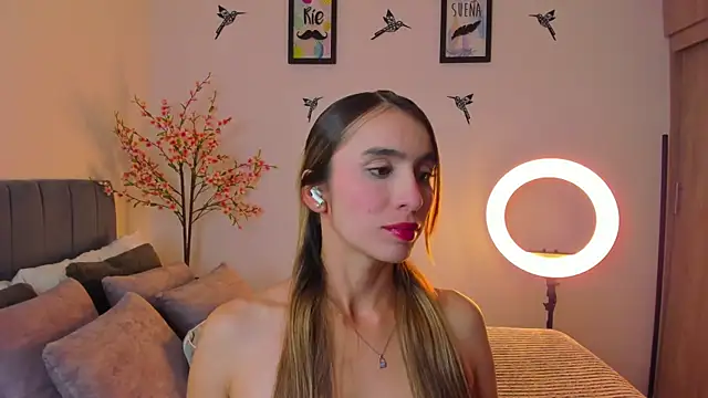im sarah34 online show from December 18, 2024, 6:53 am