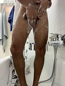 Snapshot of vinzpnr210 chatting on December 28, 2024, 10:36 am vinzpnr210 online show from December 28, 2024, 10:36 am