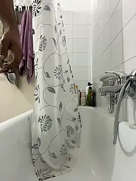 Snapshot of vinzpnr210 chatting on January 30, 2025, 2:47 pm vinzpnr210 online show from January 30, 2025, 2:47 pm