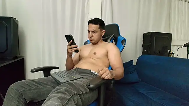 hott dicks online show from July 18, 2026, 1:21 am