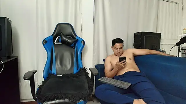 hott dicks online show from July 27, 2026, 12:50 am