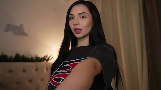 Snapshot of LindaWarners chatting on March 7, 2025, 10:10 pm LindaWarners online show from March 7, 2025, 10:10 pm