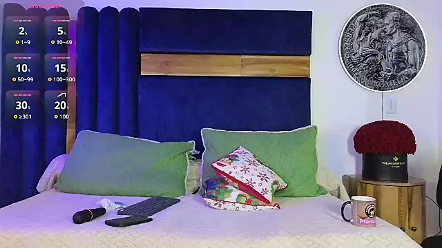 Snapshot of Andromeda-jade chatting on May 19, 2026, 3:24 am Andromeda-jade online show from May 19, 2026, 3:24 am