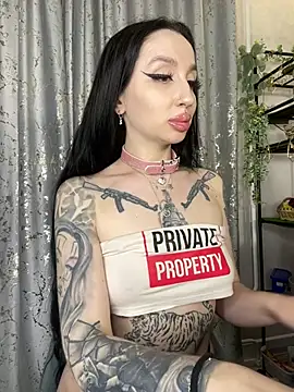 Molly  Moon online show from February 3, 2026, 6:40 am