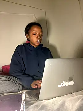 minimama69 online show from November 6, 2025, 9:43 am