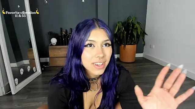Raven Witch  online show from May 11, 2026, 6:05 pm