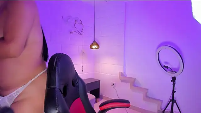 sarajhonson dl online show from February 18, 2026, 4:58 pm