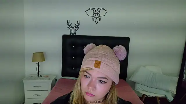 Snapshot of Cuckold_lover69 chatting on January 4, 2025, 10:27 am Cuckold lover69 online show from January 4, 2025, 10:27 am