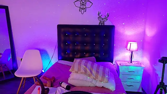 Snapshot of Cuckold_lover69 chatting on February 12, 2025, 9:52 am Cuckold lover69 online show from February 12, 2025, 9:52 am