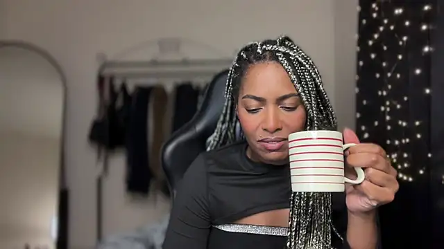 marisilva br online show from November 11, 2025, 12:54 am